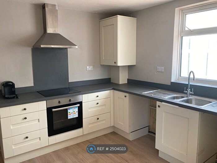 4 Bedroom Semi-Detached House To Rent In Waverley Road, Leamington Spa, CV31