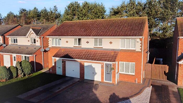 3 Bedroom Semi-Detached House For Sale In Gilderdale Close, Darlington, DL3