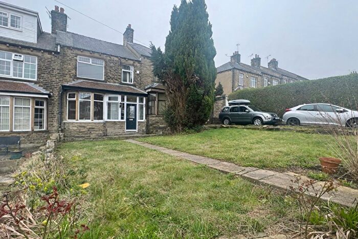 3 Bedroom Terraced House To Rent In Beechwood Avenue, Bradford, BD6