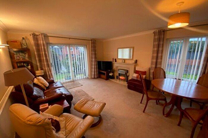 2 Bedroom Flat To Rent In Brunsborough Close, Wirral, CH62
