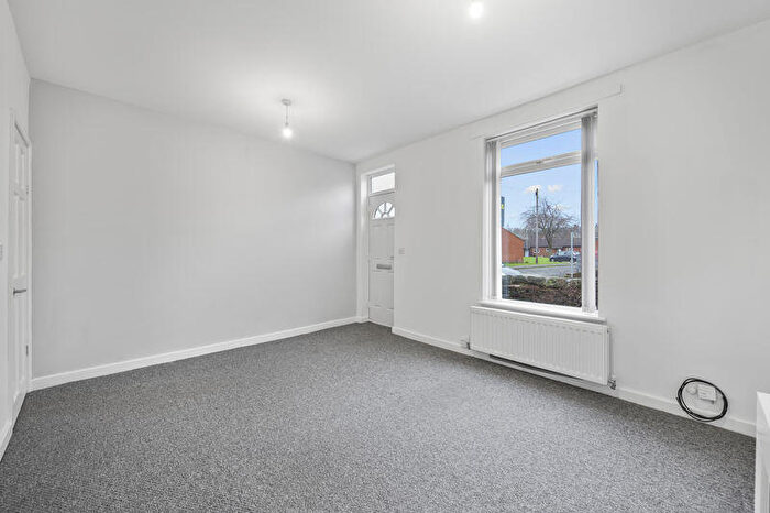 2 Bedroom Terraced House For Sale In Church Street West, Brampton, Chesterfield, S40 - Photo 5