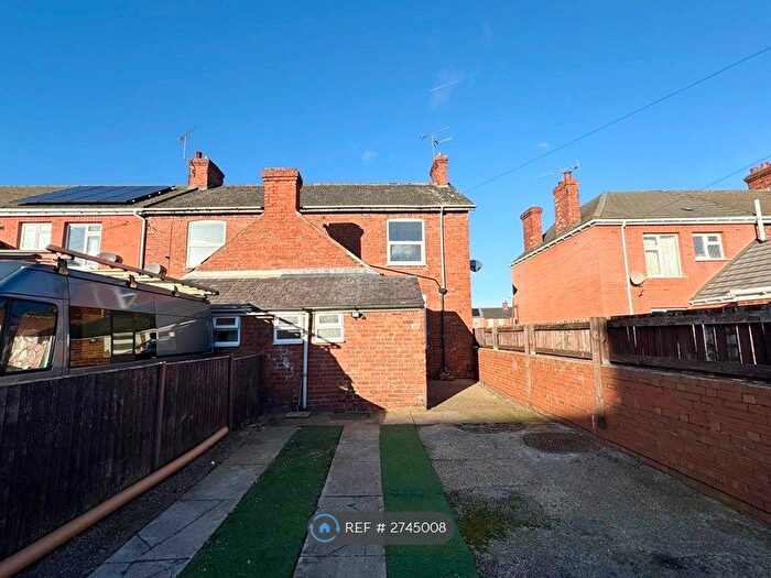 3 Bedroom End Terrace House To Rent In South Street, Highfields, Doncaster, DN6