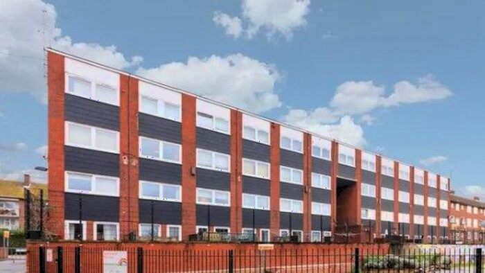 2 Bedroom Flat To Rent In Benthal Road, London, N16