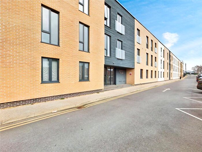 1 Bedroom Apartment For Sale In Angus Court, Thame, Oxfordshire, OX9