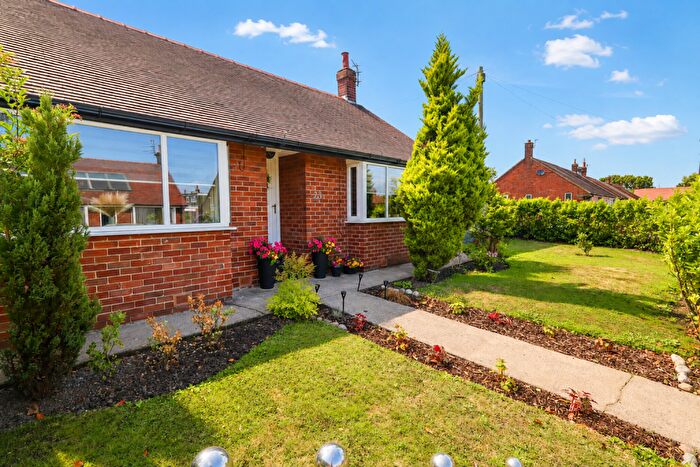 3 Bedroom Bungalow For Sale In Avalon Drive, Freckleton, Preston, PR4