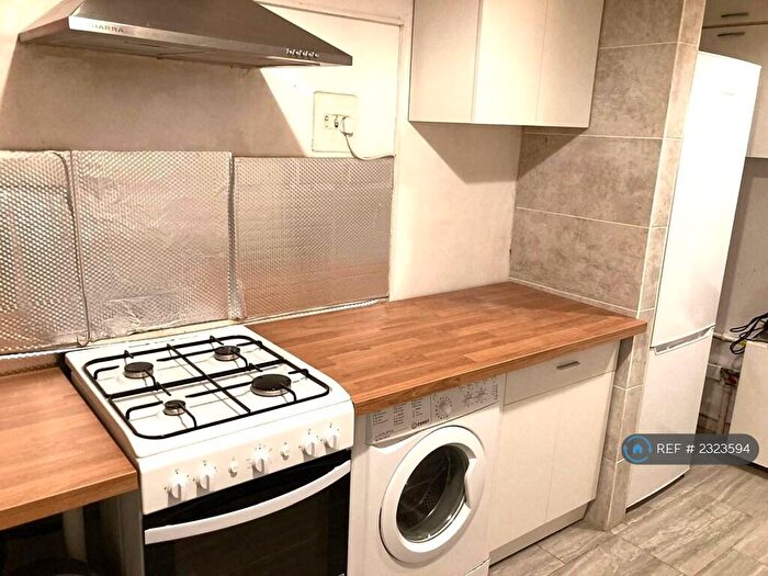 3 Bedroom Terraced House To Rent In Rowditch Lane, Battersea, SW11