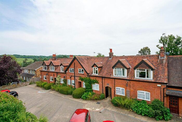 2 Bedroom Maisonette For Sale In Leahurst, Home Farm, Northchurch, HP4