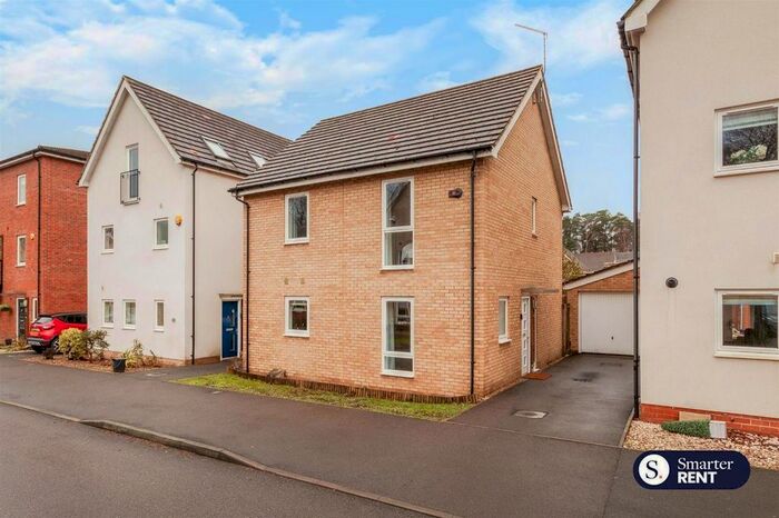 4 Bedroom Property To Rent In Lysander Drive, Bracknell, RG12