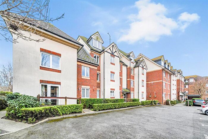 1 Bedroom Retirement Property For Sale In Worthington Lodge, Hythe, CT21