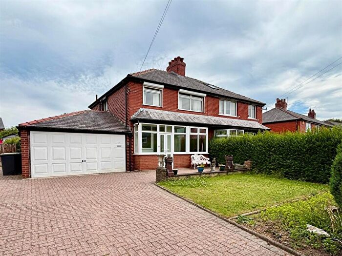 3 Bedroom Semi Detached House For Sale In High Hill Road, New Mills, High Peak, SK22