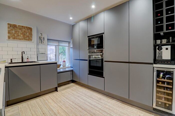 2 Bedroom Apartment For Sale In Wycombe Road, Prestwood, Great Missenden, HP16