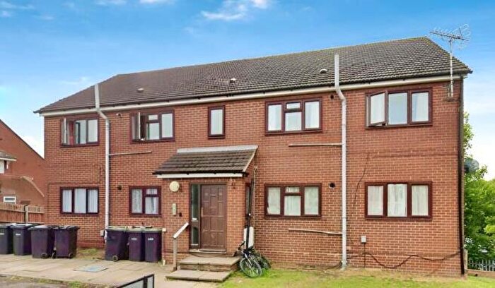 2 Bedroom Apartment For Sale In Moreton Road North, Luton, Bedfordshire, LU2
