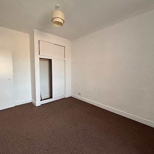 2 Bedroom Flat To Rent In High Street, Perth, Perthshire, PH1