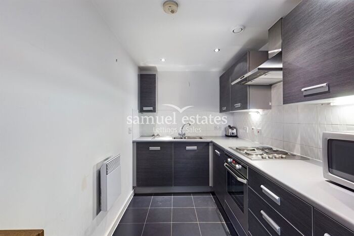 1 Bedroom Flat To Rent In Phoenix Way, London, SW18