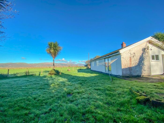 3 Bedroom Detached Bungalow To Rent In Tre'r Ddol, Machynlleth, SY20