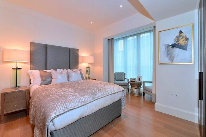 2 Bedroom Flat To Rent In Duke Street, Mayfair, London, W1K