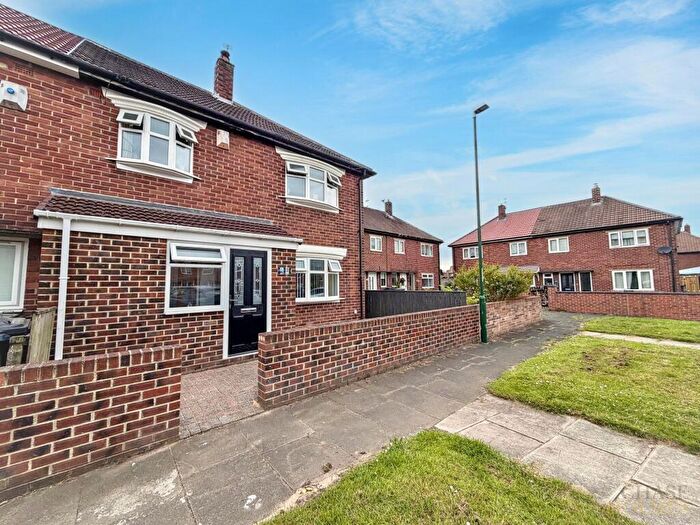 3 Bedroom Semi-Detached House For Sale In Clyde Avenue, Hebburn, NE31