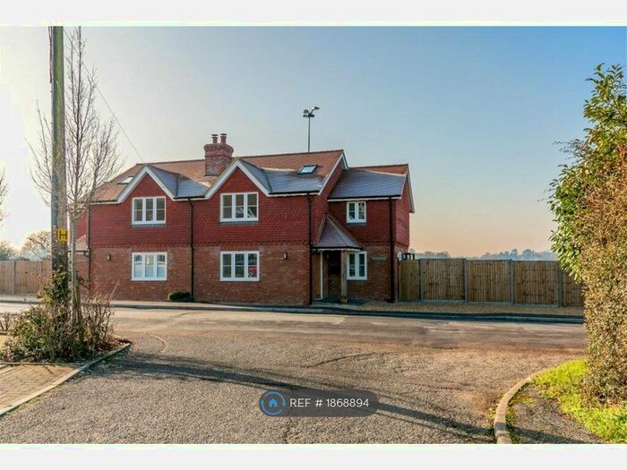 3 Bedroom Semi-Detached House To Rent In Field Cottages, Alfold, Cranleigh, GU6