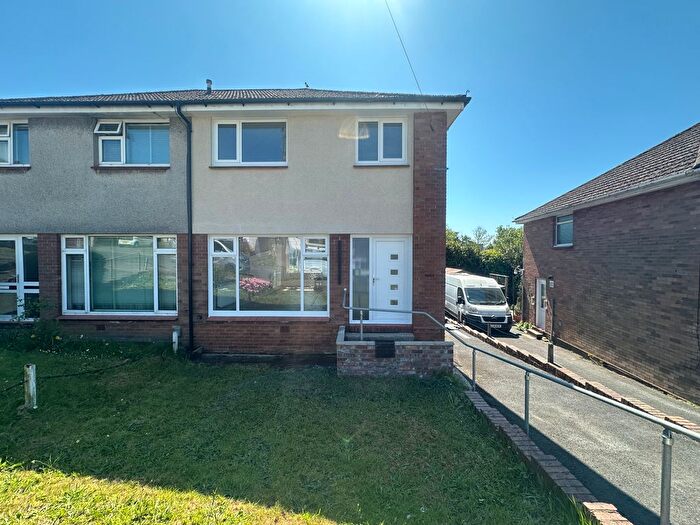 3 Bedroom Semi-Detached House To Rent In Broadmead, Swansea, SA2
