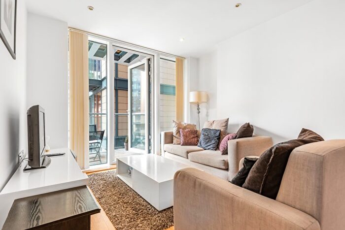 2 Bedroom Flat To Rent In Millharbour, London, E14