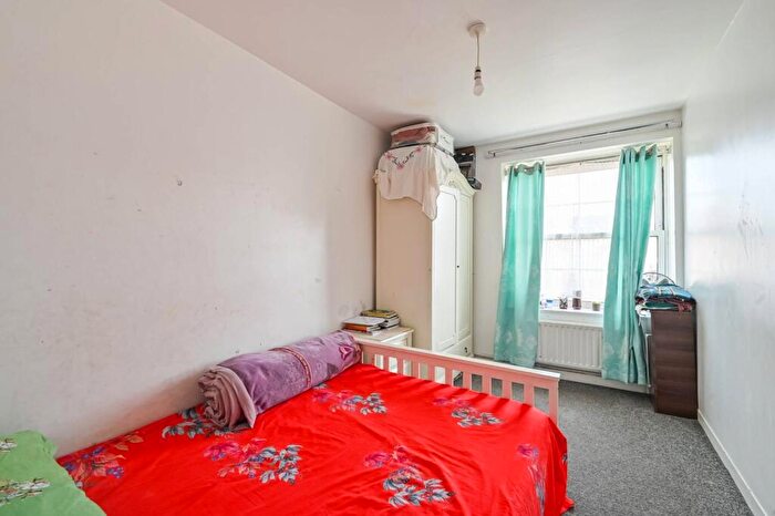 2 Bedroom Flat For Sale In Devons Road, , Bow, London, E3