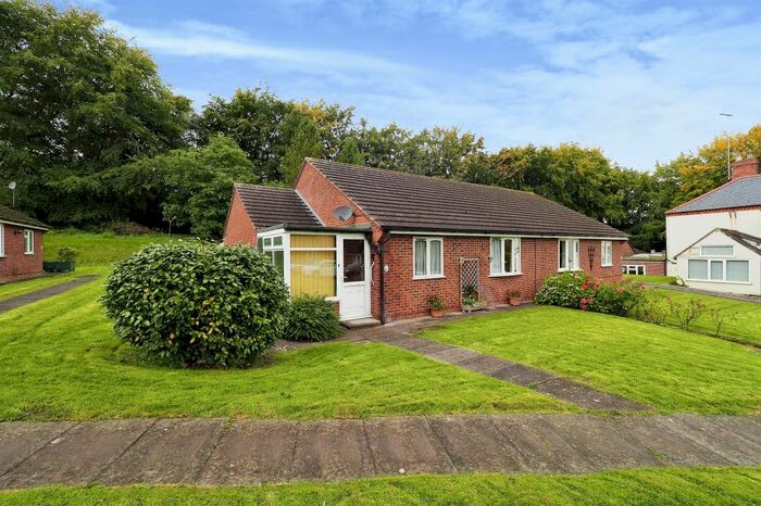 2 Bedroom Semi-Detached Bungalow For Sale In Holly Bank Close, Oakerthorpe, Alfreton, DE55