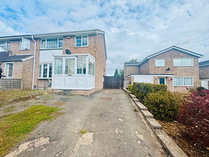 3 Bedroom Property To Rent In Oakley Drive, Wellingborough, NN8