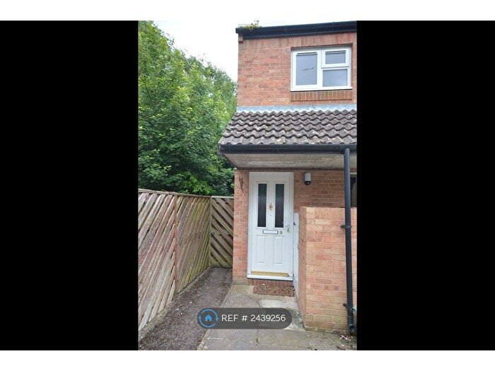 2 Bedroom Maisonette To Rent In Willow Walk, Wantage, OX12