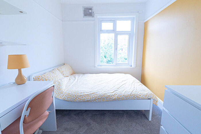 7 Bedroom Semi-Detached House To Rent In Granby Grove, Southampton, SO17