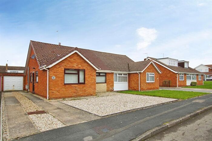 3 Bedroom Semi Detached Bungalow For Sale In Corinium Way, Coleview, Swindon, SN3