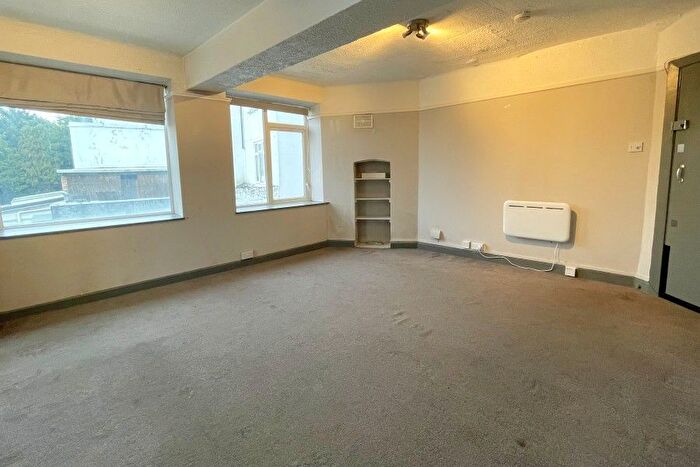 Studio To Rent In Weybridge, Surrey, KT13