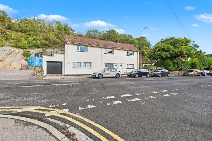 2 Bedroom Flat To Rent In Old Church Road, Clevedon, BS21