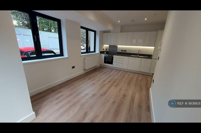 1 Bedroom Flat To Rent In Broadoaks, Solihull, B91