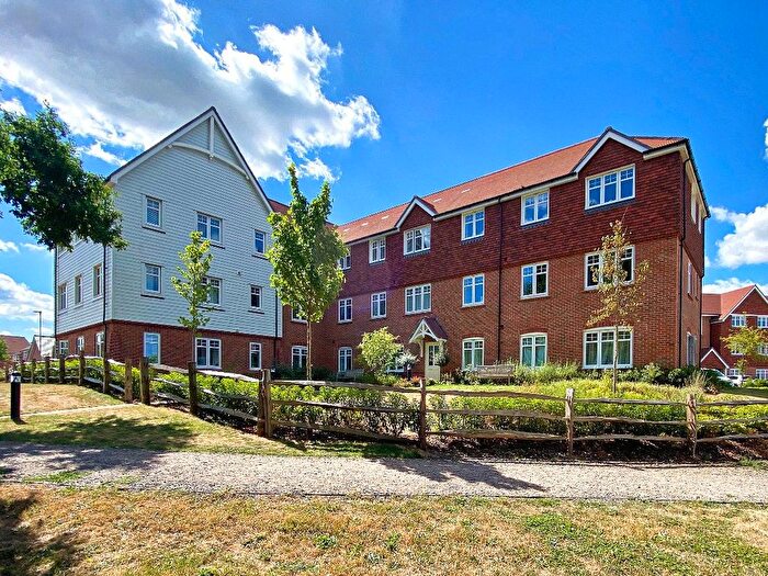 1 Bedroom Flat To Rent In Emerald Avenue, Fleet, Hampshire, GU51