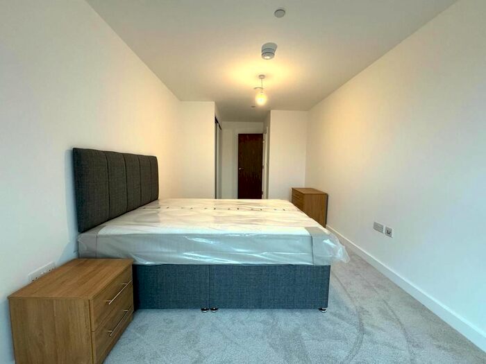 1 Bedroom Flat To Rent In Market Street, Bracknell, RG12