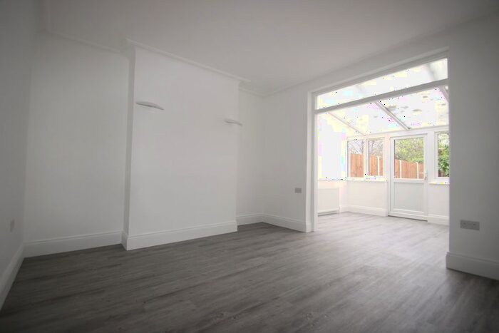 1 Bedroom Flat To Rent In Renters Avenue, Hendon, London, NW4