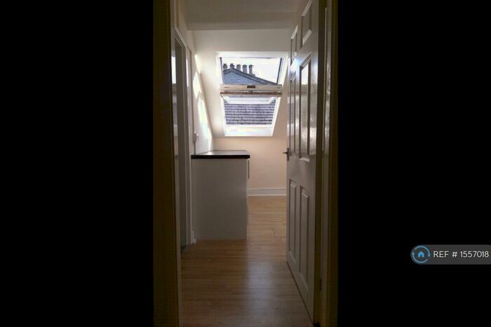 1 Bedroom Flat To Rent In Princes Avenue, Hull, HU5