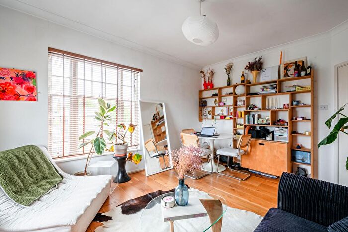 1 Bedroom Flat For Sale In Sutton Square, E9
