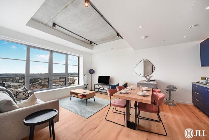 1 Bedroom Flat To Rent In Douglass Tower, Good Luck Hope, E14