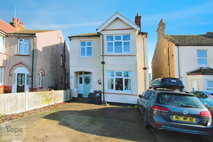 4 Bedroom Detached House For Sale In Old Road, Clacton-on-sea, CO15