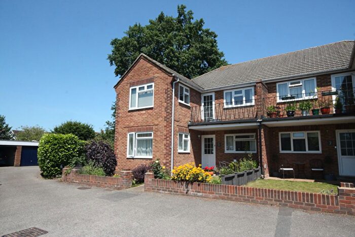 2 Bedroom Flat For Sale In High Street, Woking, GU21