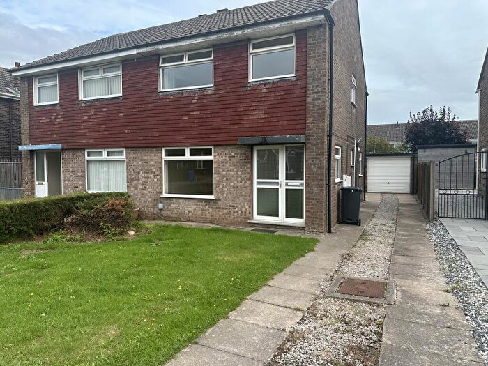 3 Bedroom Semi-Detached House To Rent In Bolton Avenue, Poulton-le-fylde, Lancashire, FY6
