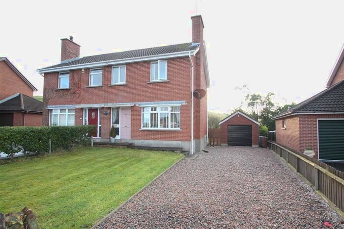 3 Bedroom Semi-Detached House For Sale In 19 Moyra Drive, Saintfield, Down BT24