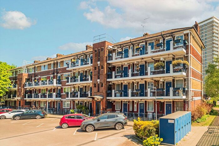 Studio To Rent In Arnold Estate, London, SE1