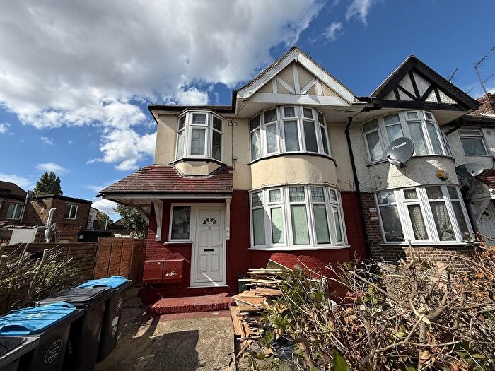 2 Bedroom Flat To Rent In Braemar Avenue, London, NW10