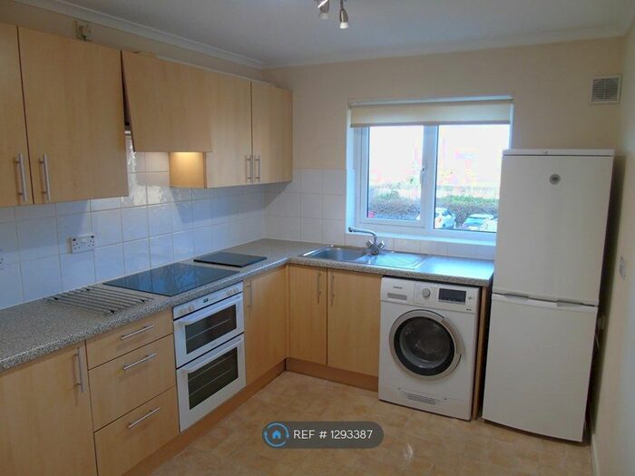 2 Bedroom Flat To Rent In Collings Place, Newmarket CB8