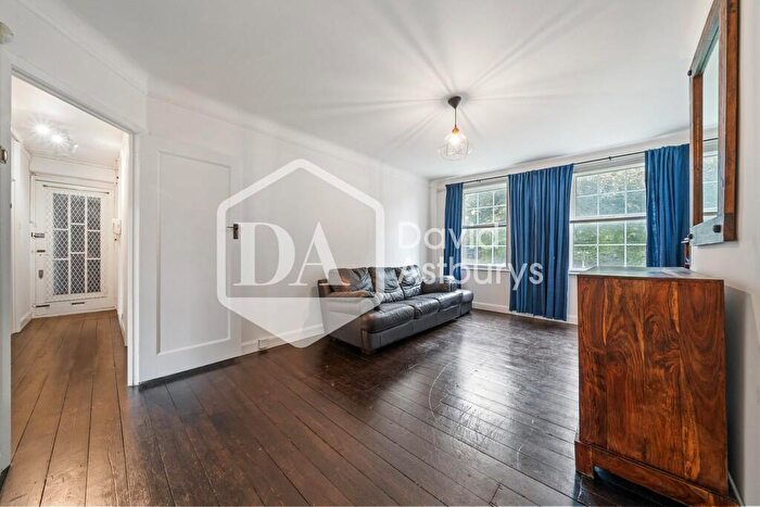 2 Bedroom Apartment To Rent In Manor Court, East Finchley Highgate, London, N2