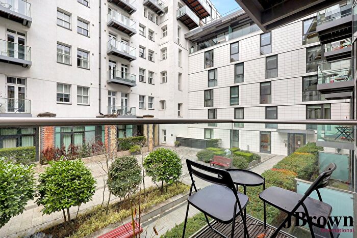 1 Bedroom Flat To Rent In Christopher Court, London, E1