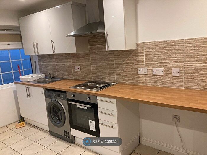 Studio To Rent In Grant Road, Wellingborough, NN8