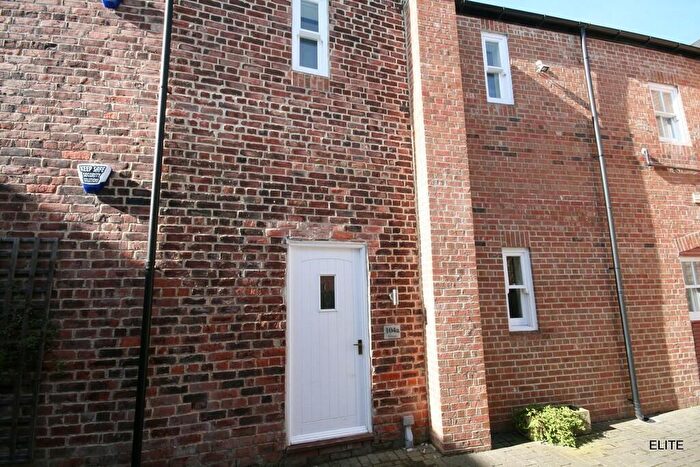 2 Bedroom Apartment To Rent In Gilesgate, Durham, DH1
